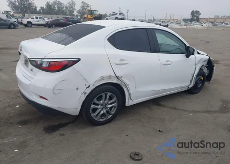 2017 Toyota Yaris Ia z USA, uszkodzony, nr VIN 3MYDLBYV8HY186281